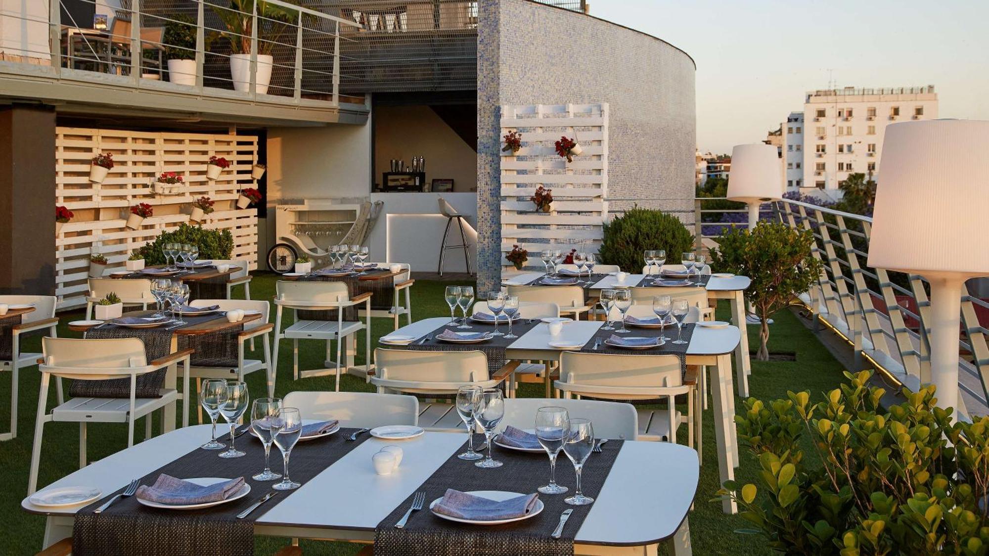 NH Sevilla Plaza de Armas Exterior foto